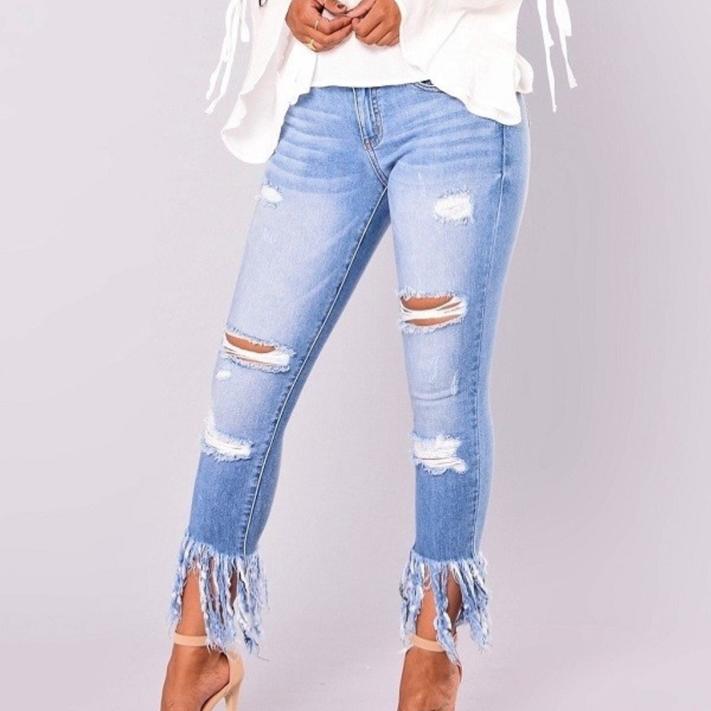 Mid Rise Frayed Leg Skinny Jeans